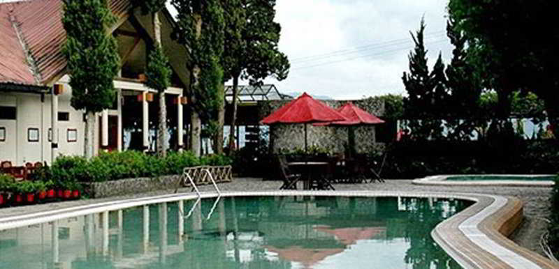Hotel & Banquet Panorama Лембанг Екстериор снимка
