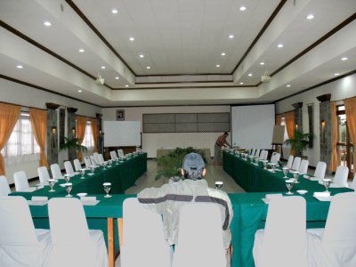 Hotel & Banquet Panorama Лембанг Екстериор снимка